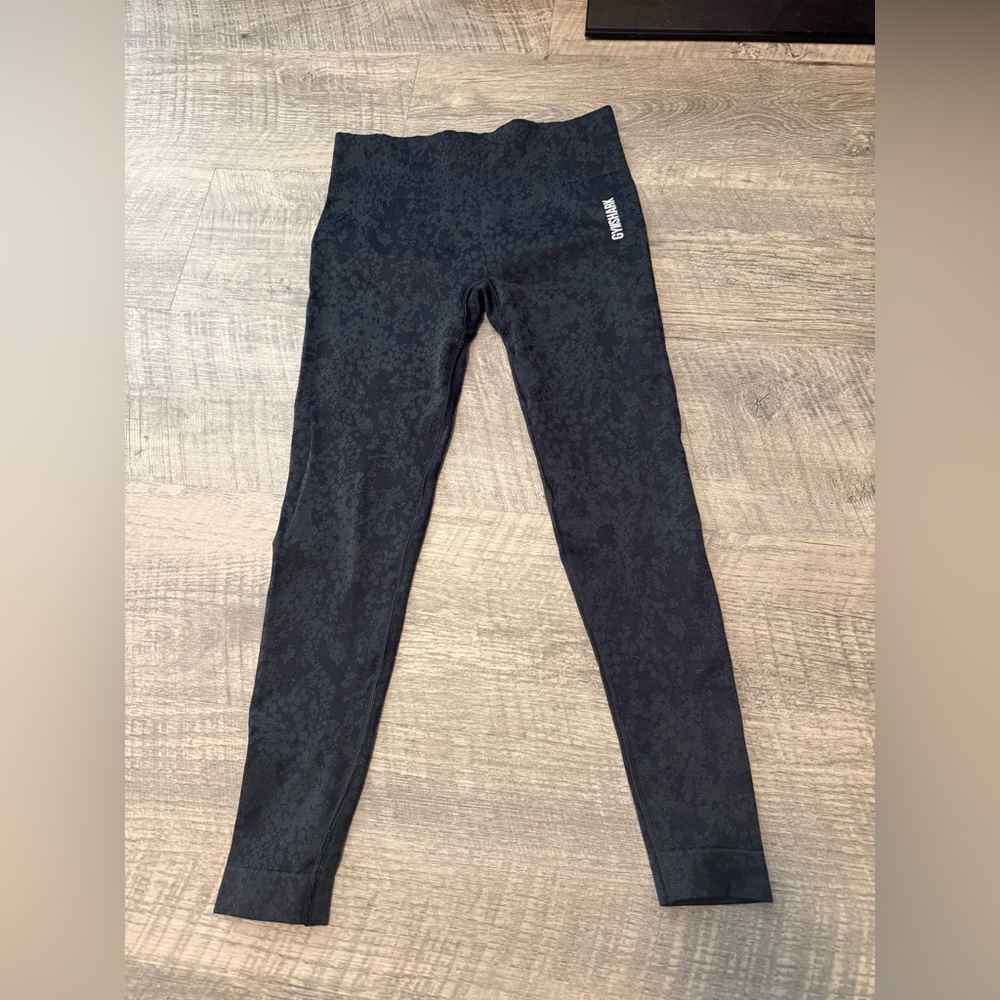 Woman’s Gymshark Adapt Seamless Black Leggings Medium